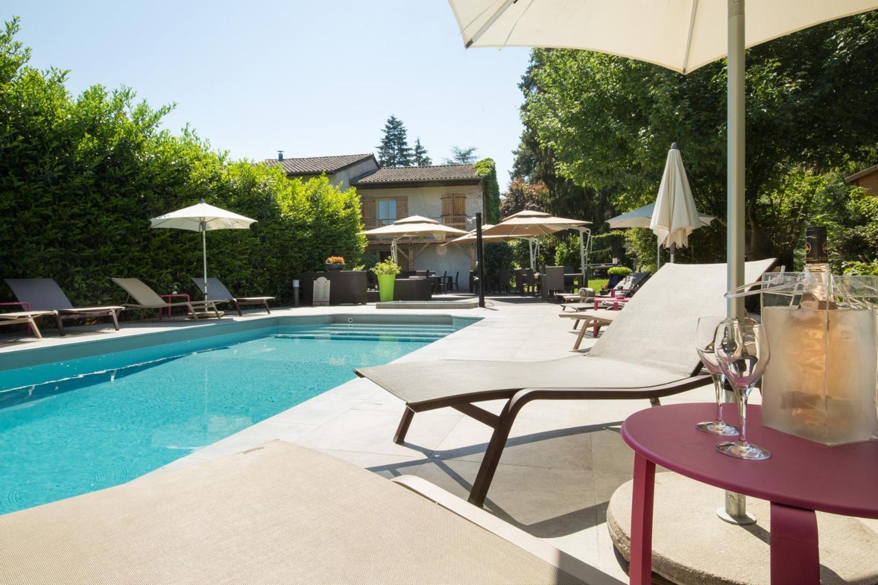 Logis Hotel Le Petit Casset La Boisse Kültér fotó