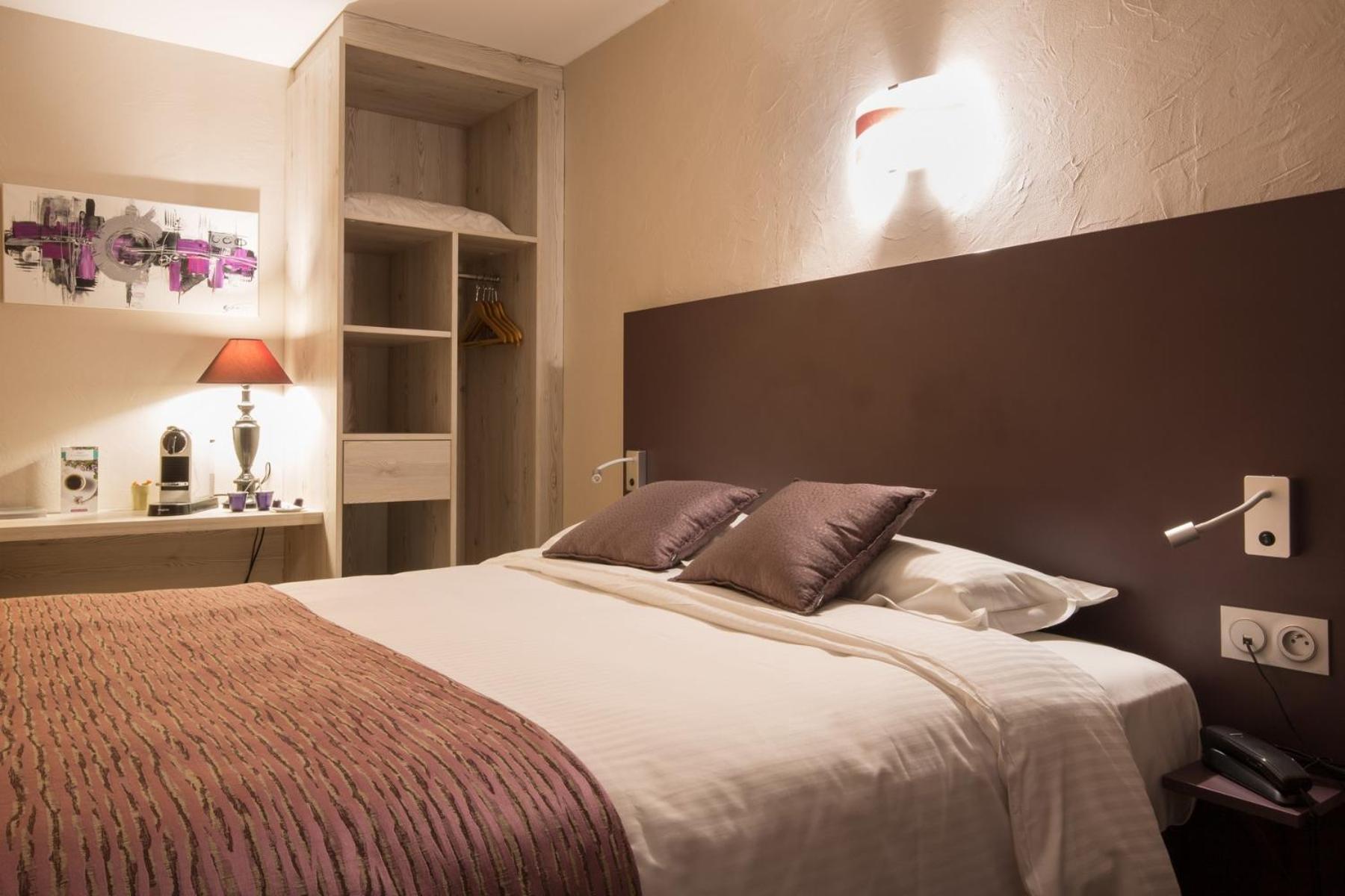 Logis Hotel Le Petit Casset La Boisse Szoba fotó