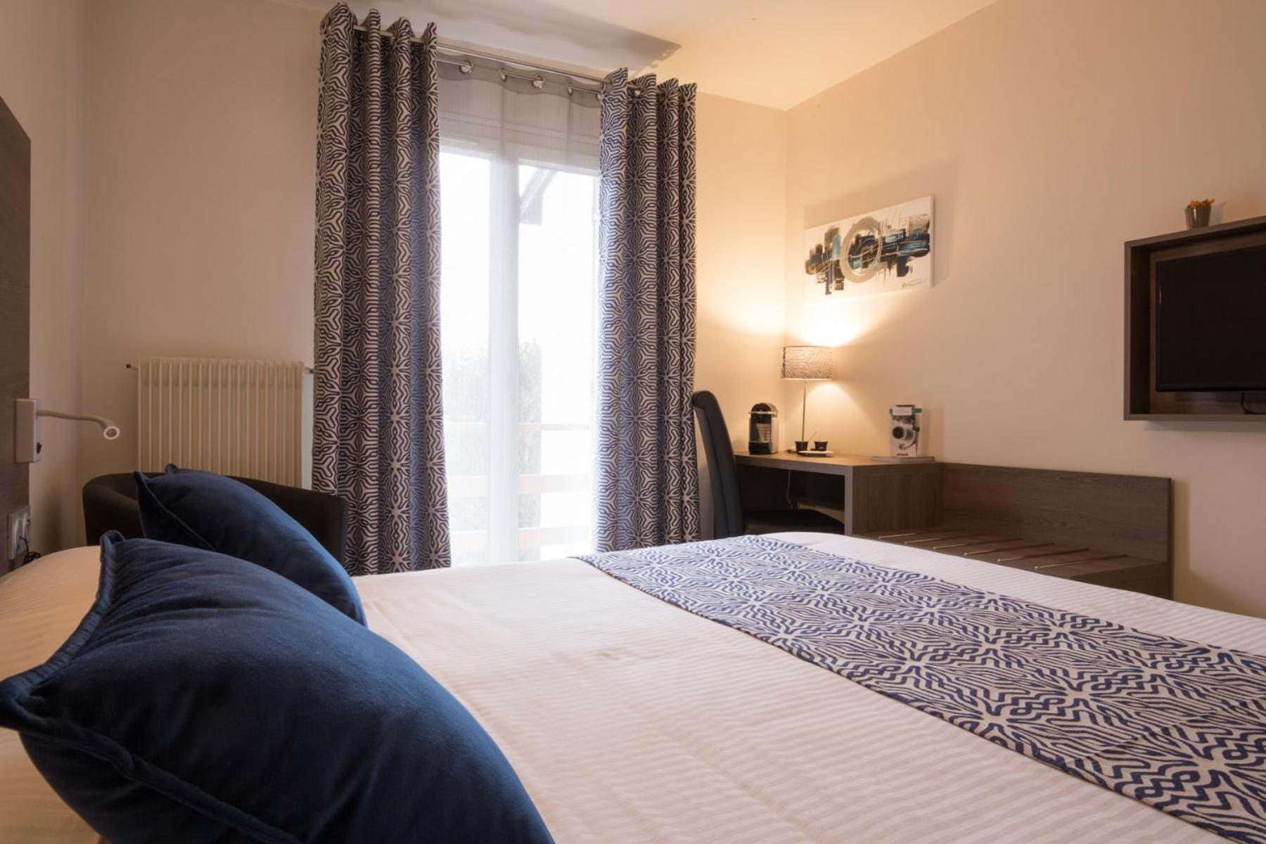 Logis Hotel Le Petit Casset La Boisse Szoba fotó