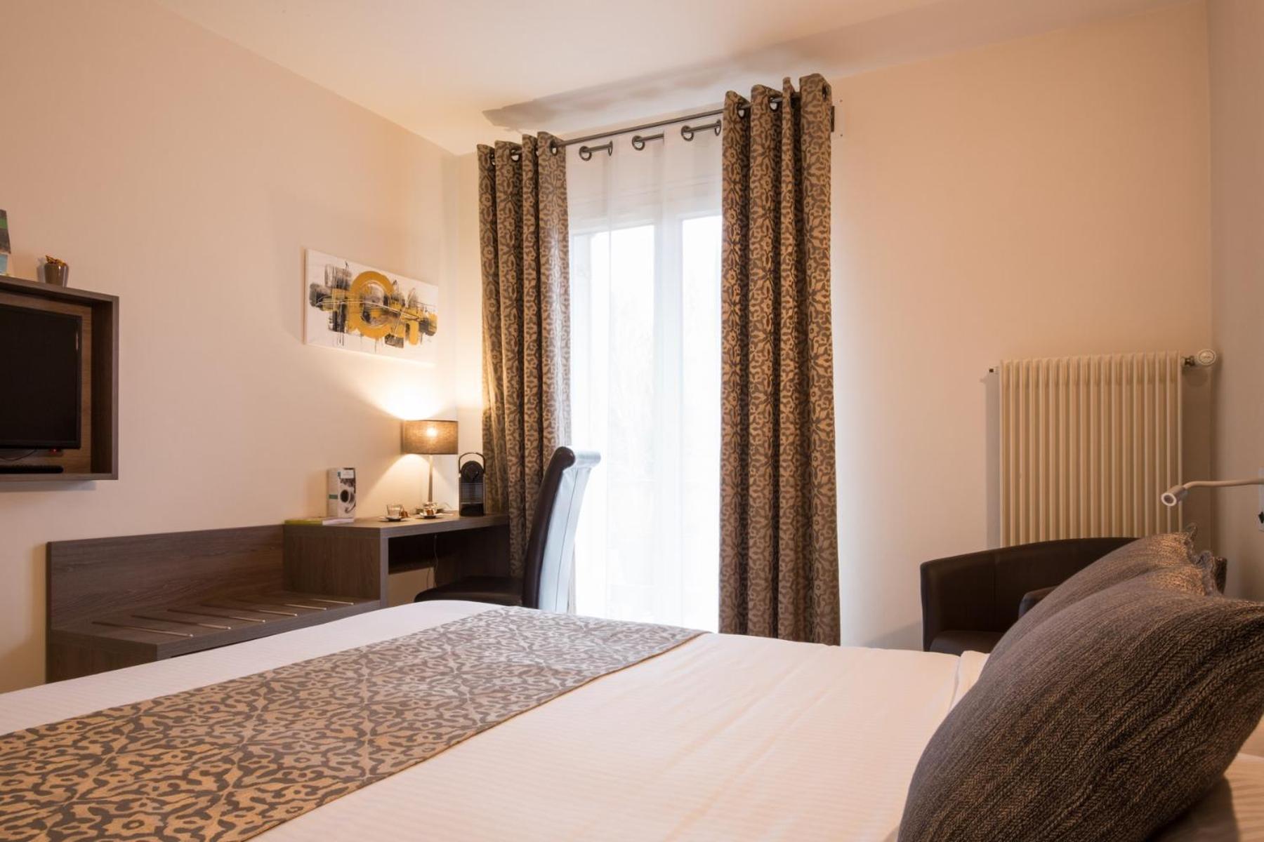 Logis Hotel Le Petit Casset La Boisse Szoba fotó
