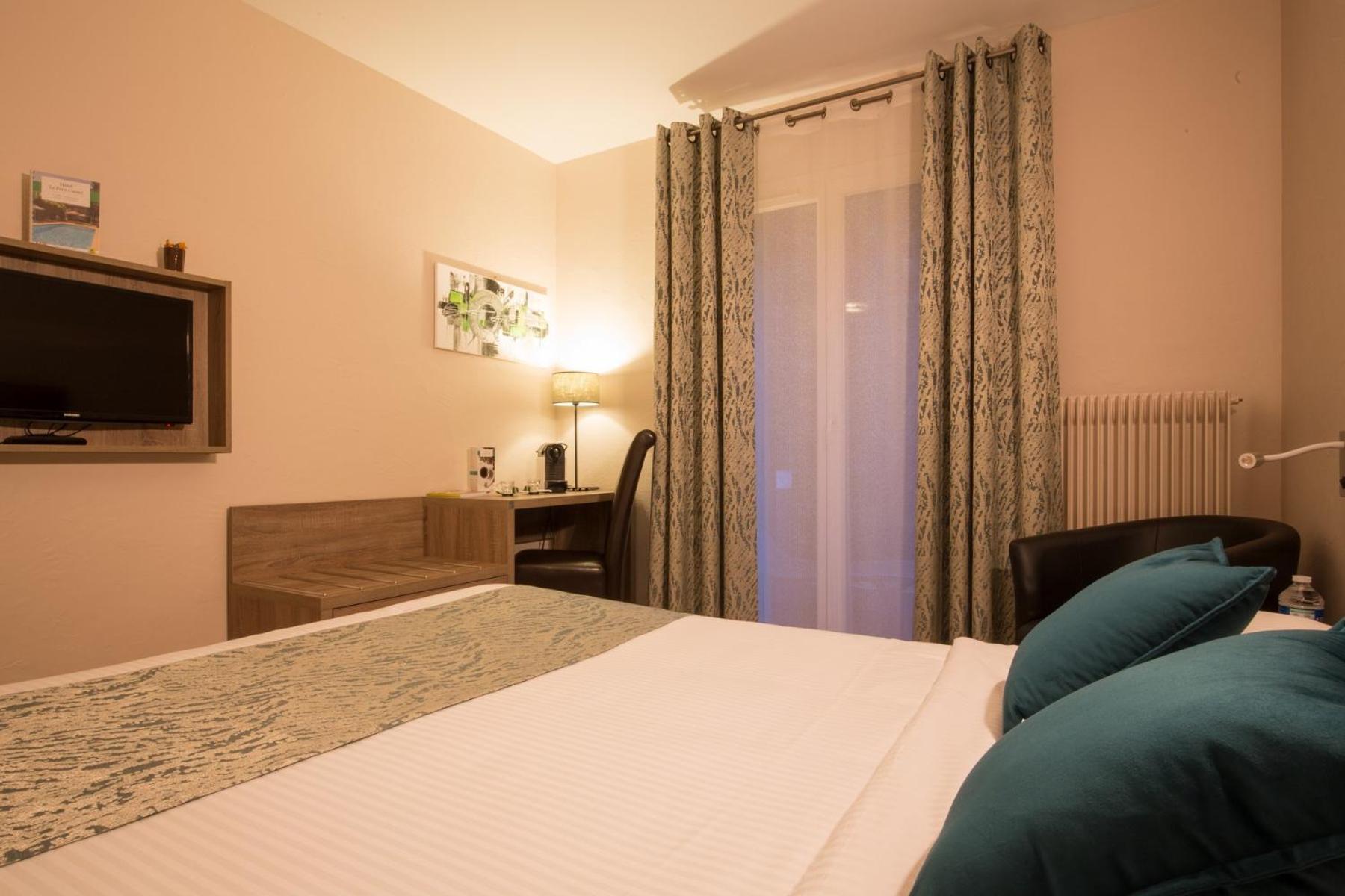 Logis Hotel Le Petit Casset La Boisse Szoba fotó